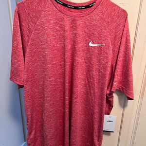 Nike Men's Heathered Red Short Sleeve Tee